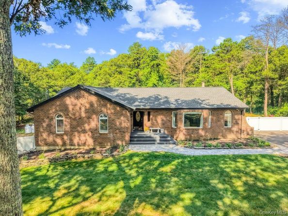 24 Bauer Avenue, Manorville NY 11949