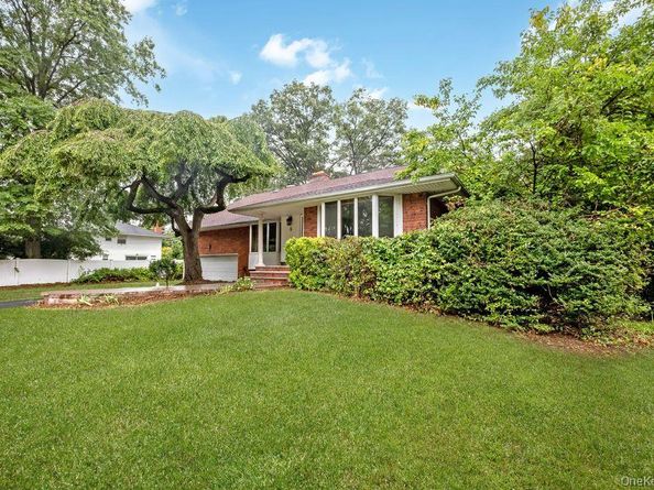 6 Village Drive, Jericho NY 11753