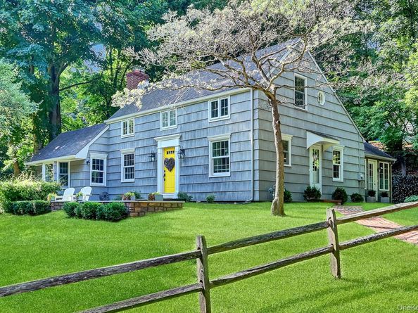 2 Dogwood Drive, Stony Brook NY 11790