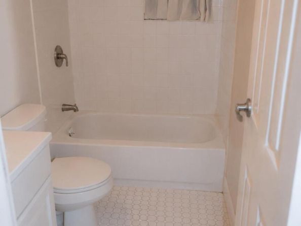 15 Harrison Avenue 57G, Amityville NY 11701
