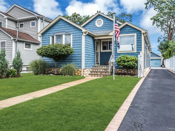 2723 Clarendon Avenue, Bellmore NY 11710