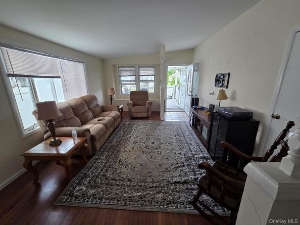 69 Dogwood Lane, Manorville NY 11949