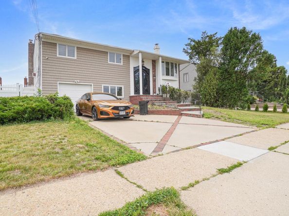 2694 Dorothy Street, Bellmore NY 11710