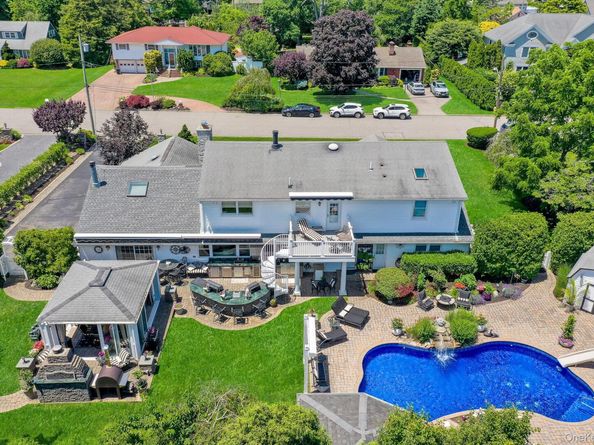 257 Shadybrook Lane, West Islip NY 11795
