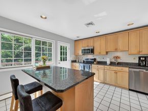 15 Round Tree Lane, Montrose NY 10548
