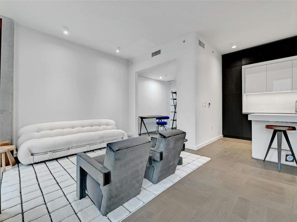 313 W 17th ST 2306, Austin TX 78701
