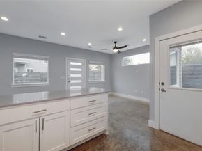 6902 Carver Ave B, Austin TX 78752