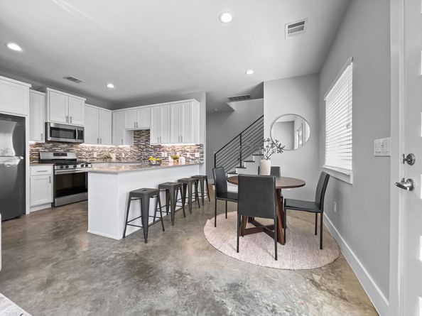 6902 Carver Ave B, Austin TX 78752