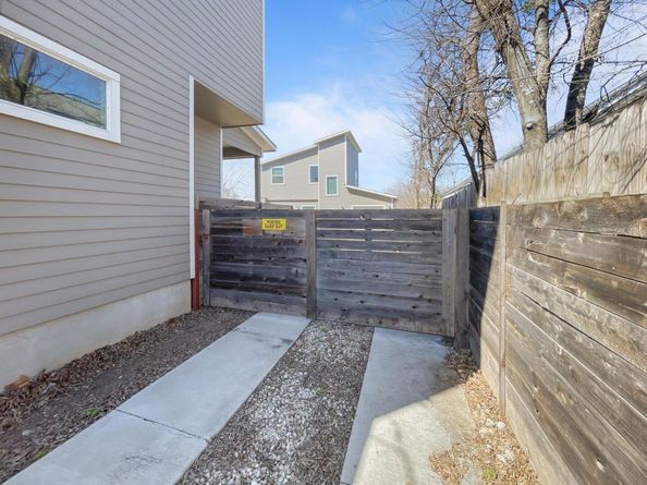 6902 Carver Ave B, Austin TX 78752