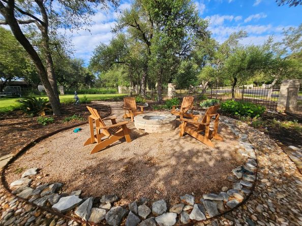 107 W Majestic Oak LN, Georgetown TX 78633