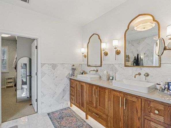 7124 Via Dono DR, Austin TX 78749