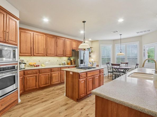 7124 Via Dono DR, Austin TX 78749