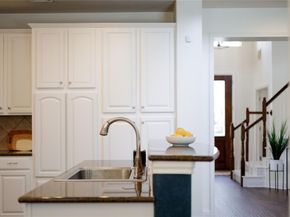 7621 Menler DR, Austin TX 78735