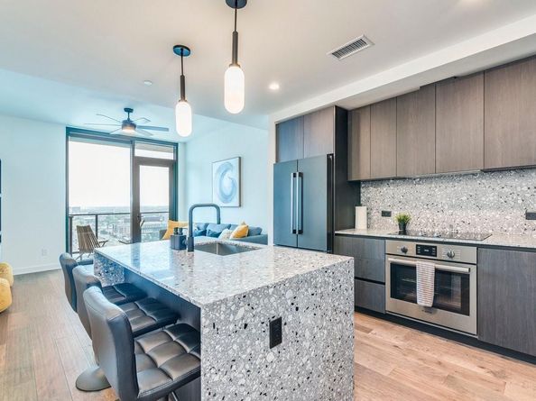 84 East Ave 1902, Austin TX 78701