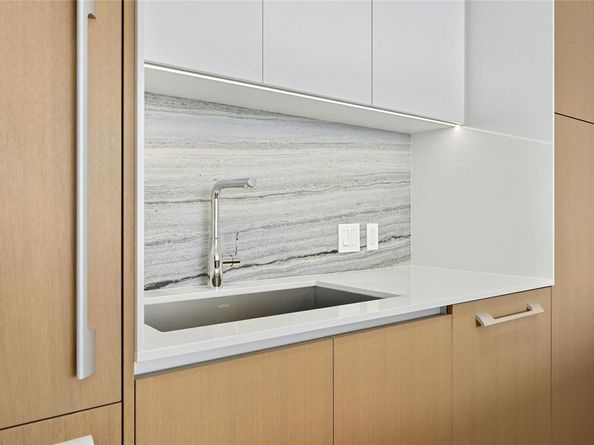 313 W 17th ST 2402, Austin TX 78701