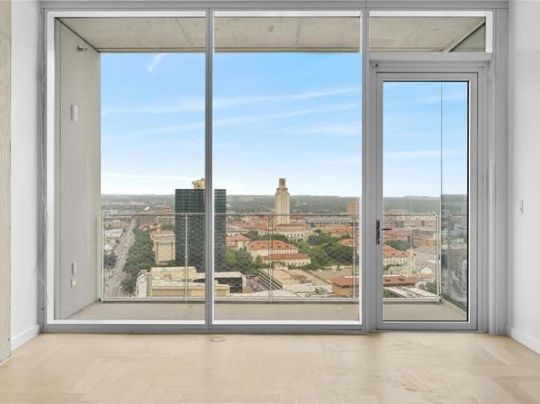313 W 17th ST 2402, Austin TX 78701