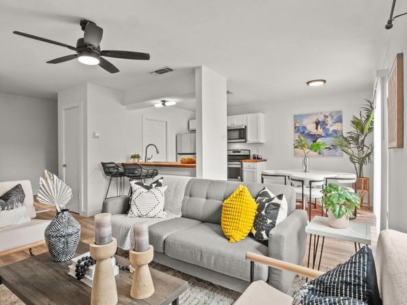 5616 Emerald Forest DR 101, Austin TX 78745
