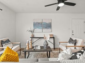 5616 Emerald Forest DR 101, Austin TX 78745