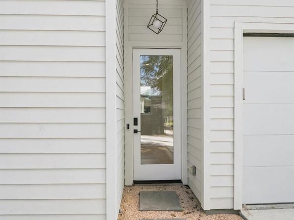 1106 S Meadows DR SW 2, Austin TX 78758
