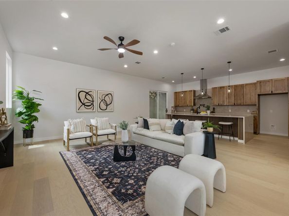 4324 Airport BLVD B, Austin TX 78722