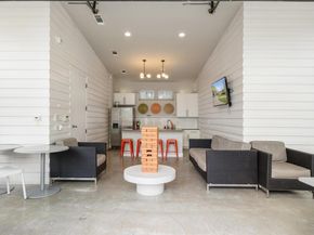 2725 Dulce LN 233, Austin TX 78704