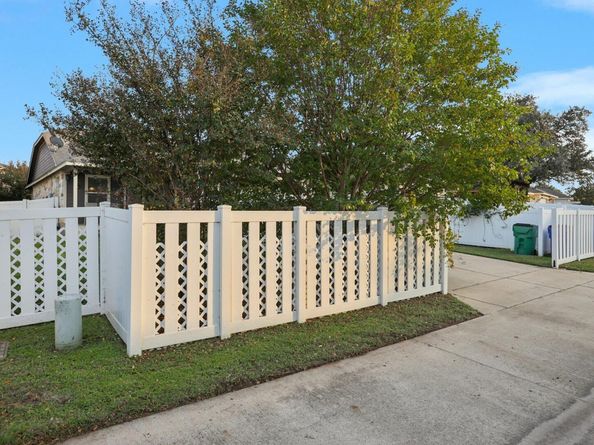 1621 Big Thicket DR, Cedar Park TX 78613