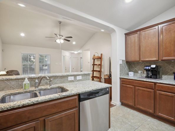 1621 Big Thicket DR, Cedar Park TX 78613