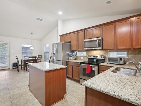 1621 Big Thicket DR, Cedar Park TX 78613