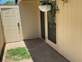 6718 Silvermine DR 302, Austin TX 78736