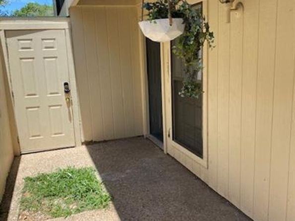 6718 Silvermine DR 302, Austin TX 78736