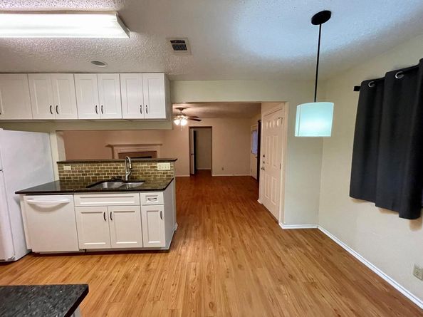 10003 Parliament House RD, Austin TX 78729