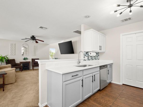 216 Sweet Leaf LN, Pflugerville TX 78660