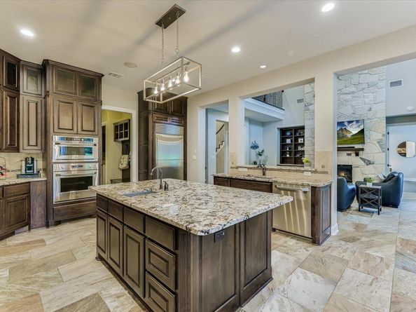 804 Rough Hollow DR, Lakeway TX 78734
