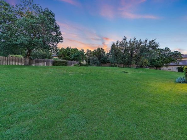 804 Rough Hollow DR, Lakeway TX 78734