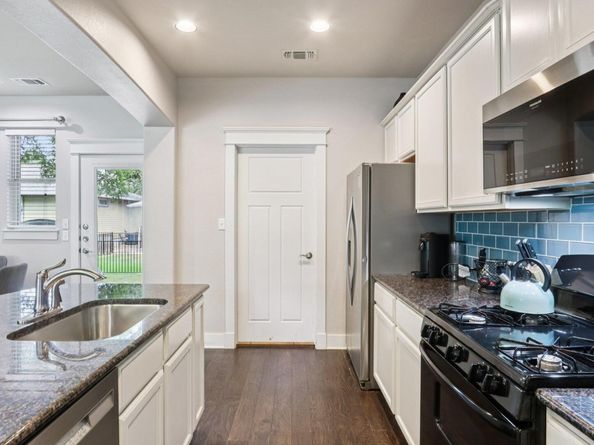 13604 Avery Trestle LN 17, Austin TX 78717