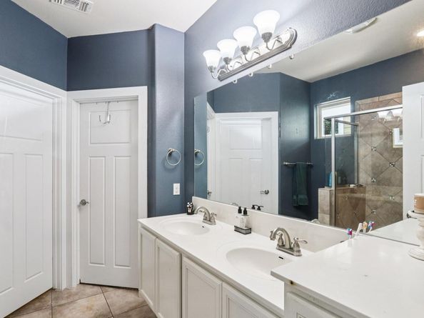13604 Avery Trestle LN 17, Austin TX 78717