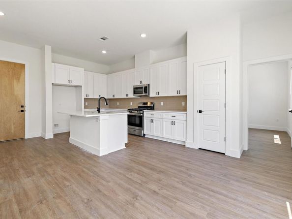 1811 Webberville RD 1305, Austin TX 78721