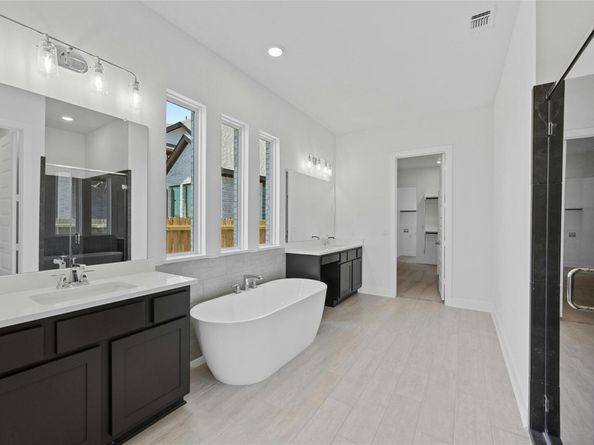 130 Montecilo DR, Liberty Hill TX 78642