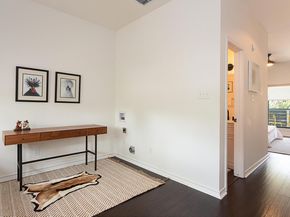 1404 Norwalk LN 212, Austin TX 78703