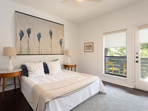 1404 Norwalk LN 212, Austin TX 78703