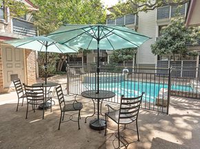 1404 Norwalk LN 212, Austin TX 78703