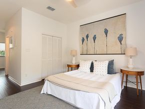 1404 Norwalk LN 212, Austin TX 78703