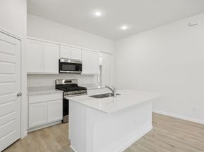 8017 Shining Flor RUN, Lago Vista TX 78645