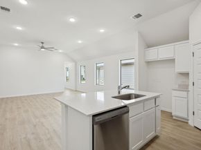 8017 Shining Flor RUN, Lago Vista TX 78645