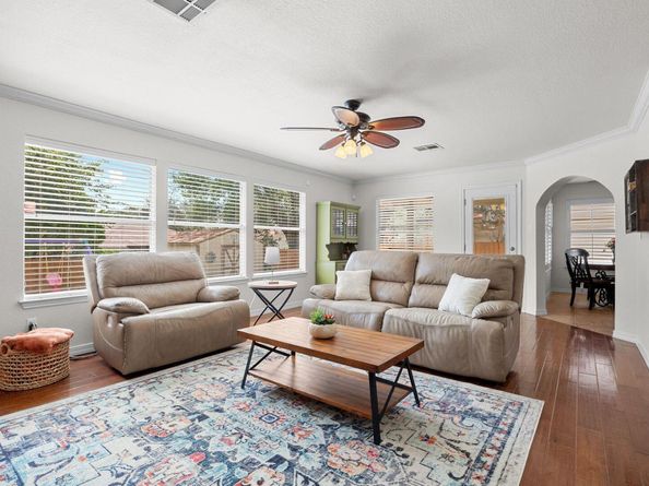 828 Whitehall DR, Pflugerville TX 78660