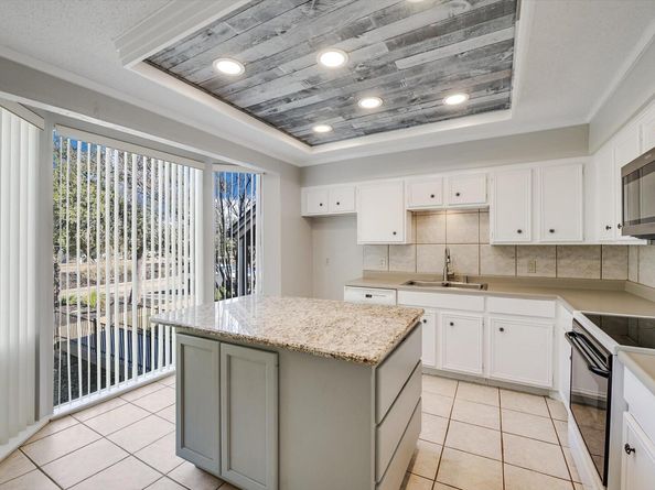 115 World Of Tennis SQ, Lakeway TX 78738
