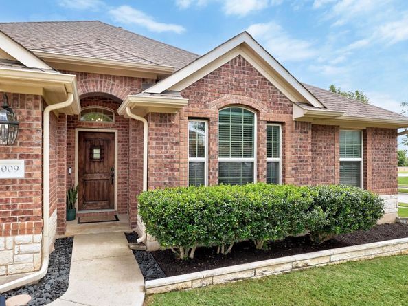 1009 Daylily LOOP, Georgetown TX 78626