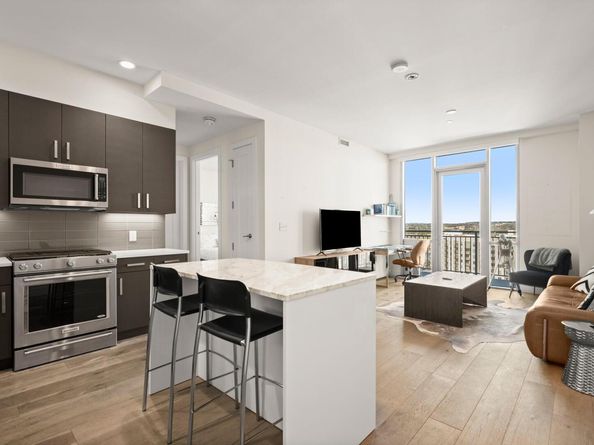 222 West Ave 2012, Austin TX 78701