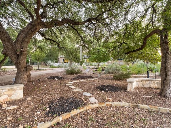 3809 Wyldwood RD, Austin TX 78739