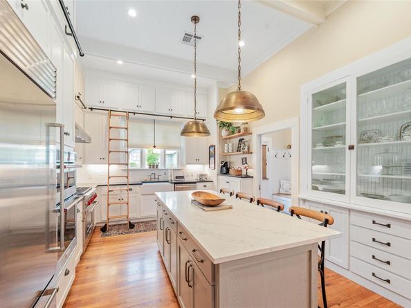 403 E 4th ST S, Georgetown TX 78626